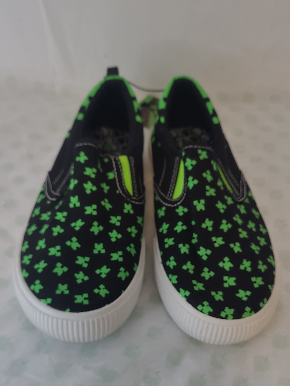 Minecraft Kids Slip-On Sneakers Size 3
